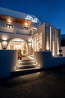 Deluxe Suites Santorini