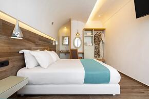 Deluxe Suites Santorini