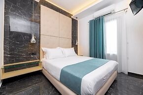 Deluxe Suites Santorini