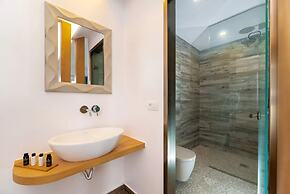 Deluxe Suites Santorini