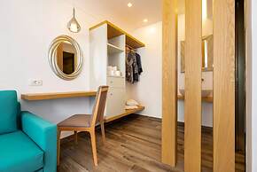 Deluxe Suites Santorini