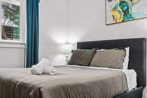 Stylish 2BR Near UT Highland Evonify