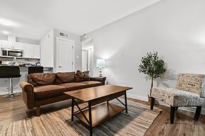 Stylish 2BR Near UT Highland Evonify