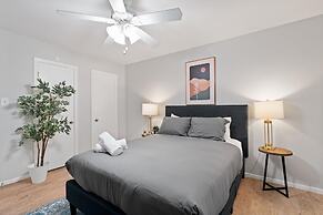 Stylish 2BR Near UT Highland Evonify
