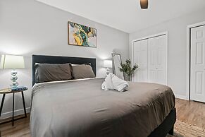Stylish 2BR Near UT Highland Evonify