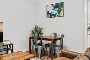 Stylish 2BR Near UT Highland Evonify