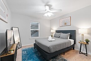 Stylish 2BR Near UT Highland Evonify