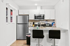 Stylish 2BR Near UT Highland Evonify