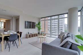 Fantastic 2BR Condo at Crystal City