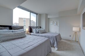 Fantastic 2BR Condo at Crystal City