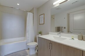 Fantastic 2BR Condo at Crystal City