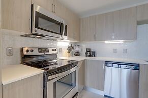 Fantastic 2BR Condo at Crystal City