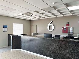 Motel 6 New Port Richey, FL