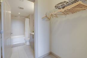 Wonderful 2BR Condo at Crystal City