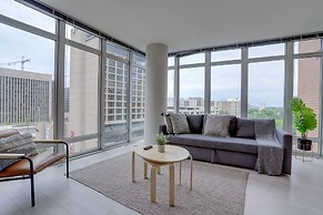 Wonderful 2BR Condo at Crystal City