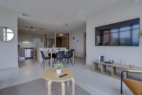 Wonderful 2BR Condo at Crystal City