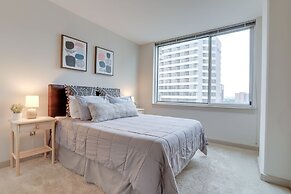 Wonderful 2BR Condo at Crystal City