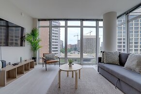 Wonderful 2BR Condo at Crystal City