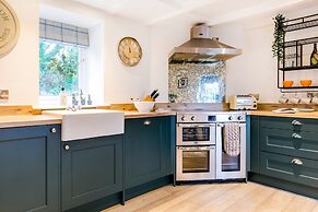 Courtyard Cottage - Within the Helland Barton Farm Collection