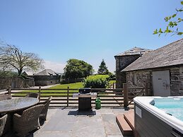 Courtyard Cottage - Within the Helland Barton Farm Collection