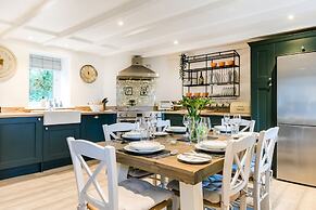 Courtyard Cottage - Within the Helland Barton Farm Collection