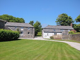 Courtyard Cottage - Within the Helland Barton Farm Collection