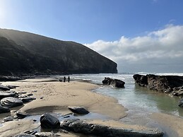 Courtyard Cottage - Within the Helland Barton Farm Collection
