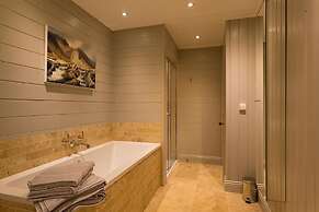 Rosewood by the River