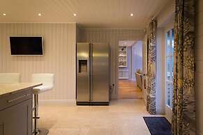 Rosewood by the River