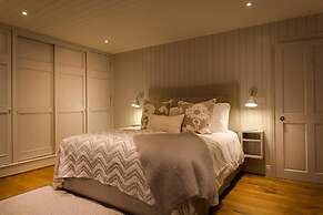 Rosewood by the River