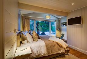 Rosewood by the River