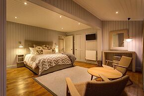 Rosewood by the River