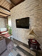 Yeşilsu taş konağı