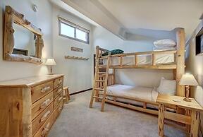 Updated 2Br Plus Loft Condo on Shuttle Route! Sleeps 8 & Kids Ski Free