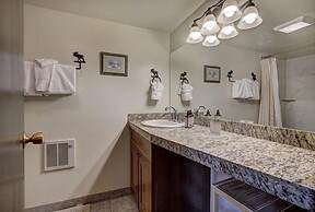 Updated 2Br Plus Loft Condo on Shuttle Route! Sleeps 8 & Kids Ski Free