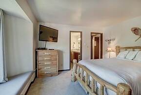 Updated 2Br Plus Loft Condo on Shuttle Route! Sleeps 8 & Kids Ski Free