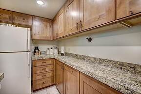 Updated 2Br Plus Loft Condo on Shuttle Route! Sleeps 8 & Kids Ski Free