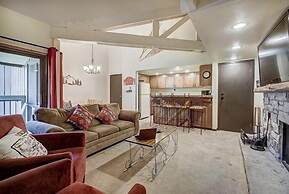 Updated 2Br Plus Loft Condo on Shuttle Route! Sleeps 8 & Kids Ski Free