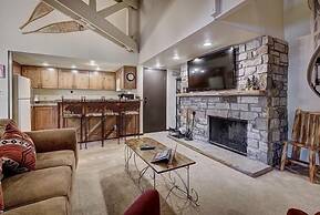 Updated 2Br Plus Loft Condo on Shuttle Route! Sleeps 8 & Kids Ski Free