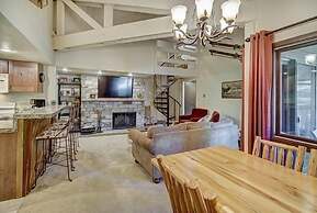 Updated 2Br Plus Loft Condo on Shuttle Route! Sleeps 8 & Kids Ski Free