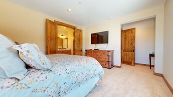 Snowcreek Vi The Lodges #1167 4 Bedroom Condo by RedAwning