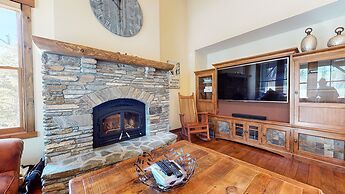 Snowcreek Vi The Lodges #1167 4 Bedroom Condo by RedAwning