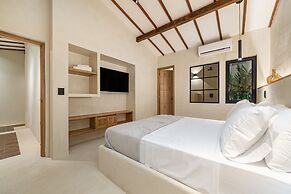 Provenza Luxury Residence by HOUSY HOST