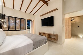 Provenza Luxury Residence by HOUSY HOST