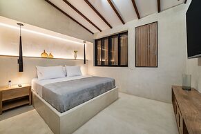 Provenza Luxury Residence by HOUSY HOST