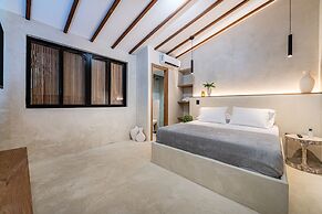 Provenza Luxury Residence by HOUSY HOST