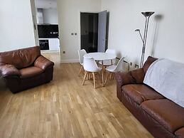 Stunning 3-bed Apartment in Heart of Cardiff Bay