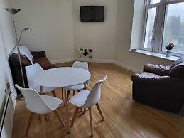 Stunning 3-bed Apartment in Heart of Cardiff Bay