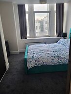 Stunning 3-bed Apartment in Heart of Cardiff Bay