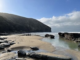 The Farmhouse - Within the Helland Barton Farm Collection